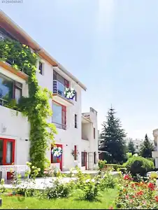 ANKARA YENİMAHALLE’DE SİTE İÇİNDE 4+1 BAHÇE KATI VİLLA | 155 M² NET | BOŞ & EŞYASIZ