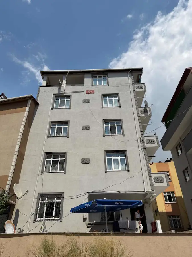 ÇAYIROVADA 2+1 BÜYÜK BALKONLU SATILIK DAIRE