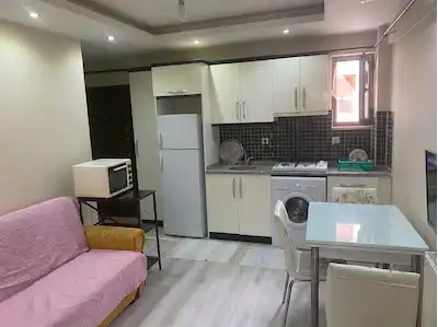 REMAX MODEL DEN ÜNIVERSITEYE YAKIN 1+1 SATILIK TEK TAPU ÇIFT APART