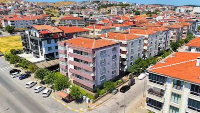 RE/MAX İNCİ'DEN TOYGAR MAH. DAMLA SİTESİNDE GENİŞ SATILIK 2+1 DAİRE 