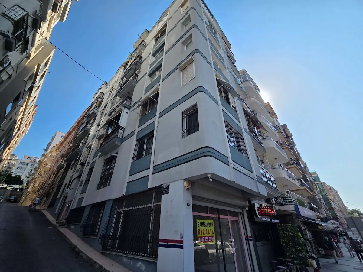 BASIN SİTESİ'NDE DENİZ MANZARALI MERKEZİ KONUM 4+1 KİRALIK DAİRE