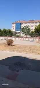 VALİLER ORTAOKULUNUN KARŞISINDA AYRI AYRI DEVREN KİRALIK KIRTASİYE VE YEMEK SALONU