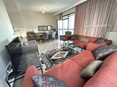 BAŞAKŞEHİR’DE SİTE İÇİNDE 2+1 EŞYALI KİRALIK DAİRE | 9. KAT, 2 BANYO,2 BALKON