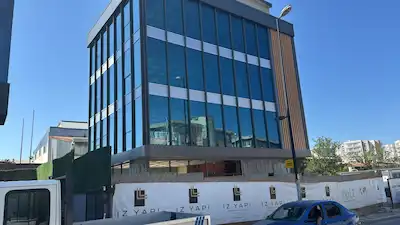 *REMAX ÖNCÜ*YUSUF KURT* IHLAMURKUYU'DA 550 M² KIRALIK PLAZA