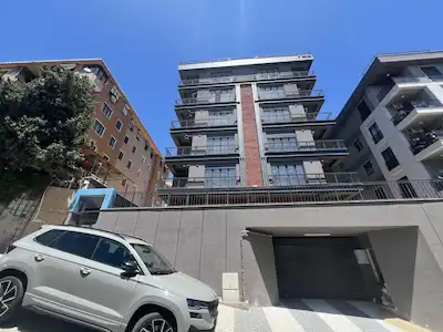 ACIBADEM’DE HARİKA KONUMDA 2+1 KİRALIK ARAKAT DAİRE