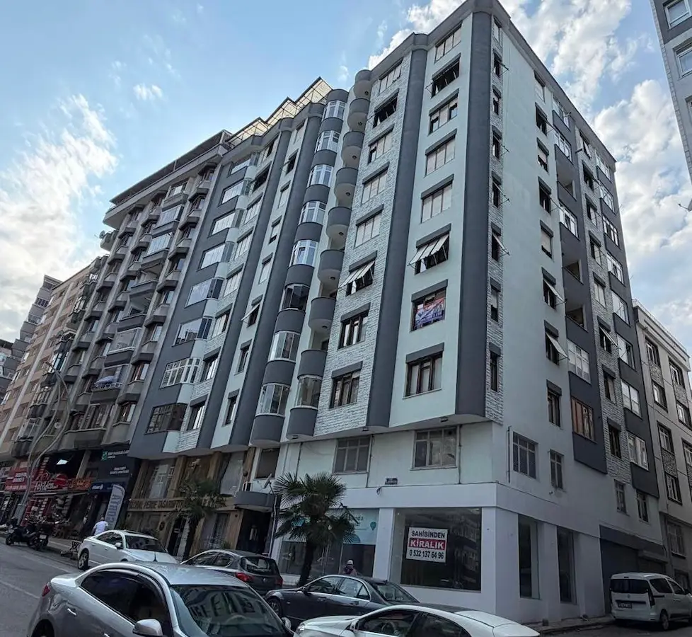İLKADIM LİSE CAD. ÜZERİNDE SATILIK 4+1 DAİRE