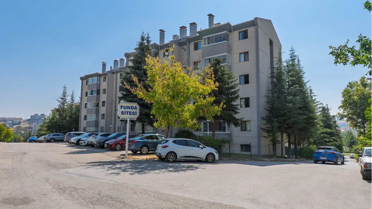 KORU METRO YAKINI FUNDA SİTESİ MANZARALI, YAPILI 3+1 SATILIK DAİRE