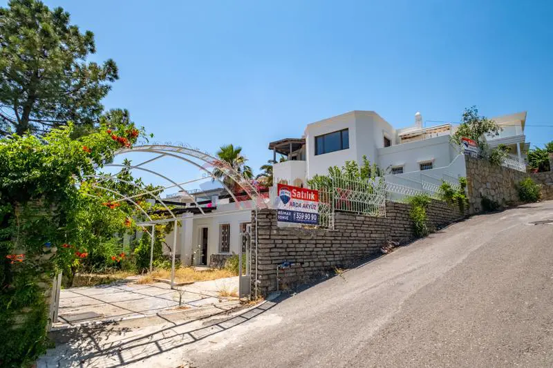 BODRUM ESKİÇEŞME'DE DENİZ MANZARALI 4+1 MÜSTAKİL VİLLA!