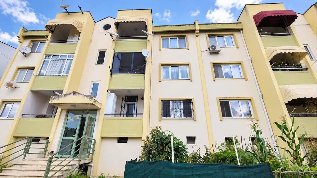 REMAX DESIGN CAMİLİ 1. ETAPTA KİRALIK 2+1 DAİRE