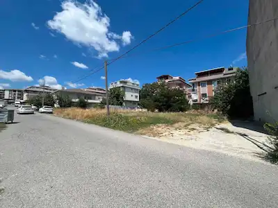 MİMAR SİNAN MAHALLESİ’NDE 228 M² İMARLI ARSA – YATIRIM FIRSATI