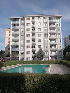 SABIHA GÖKÇEN'E YAKIN HAVUZLU,GÜVENLIKLI SITEDE 70M2 NET 2+1