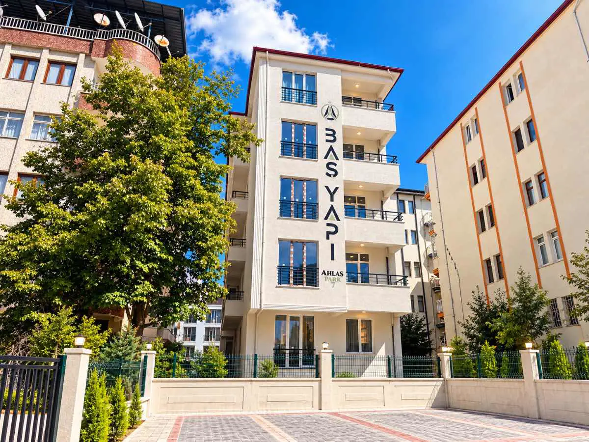 PAŞAKÖŞKÜ'NDE 2+1 OTURUMA HAZIR 120 M² SİTE İÇERİSİNDE DAİRE