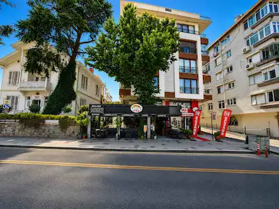 ACIBADEM CADDESİ ÜZERİNDE SATILIK DÜKKAN