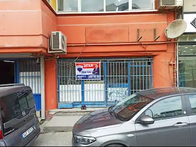 EYÜP TOPÇULAR KEÇECİ İŞ MERKEZİNDE SATILIK DÜKKAN/ İMALATHANE 90 M2 ( BOŞ)