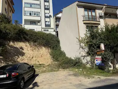 REMAX DESIGN BEŞKÖPRÜDE SATILIK ARSA