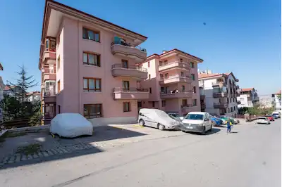 AŞIK VEYSEL MAH.’DE GÜNEY-BATI CEPHELİ SATILIK 3+1  135 M² BALKONLU KREDİYE UYGUN