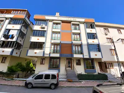 ÇEKMEKÖY ÇAMLIK ’TA METROYA YAKIN KİRALIK 2+1 DAİRE