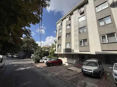 ÜMRANİYE’DE GÜNEY HENZA AKIN ÇOLAKOĞLU ANADOLU LİSESİ YANI SATILIK DAİRE
