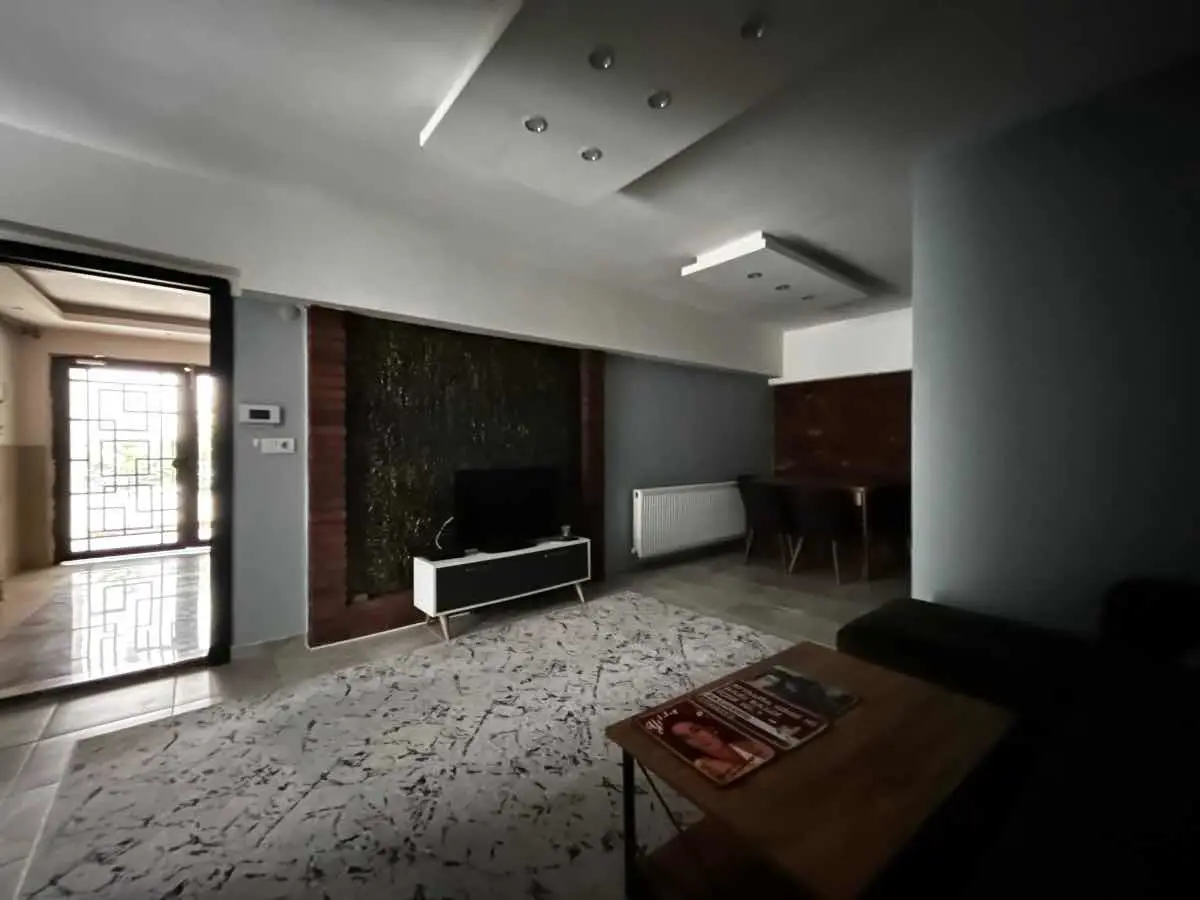 REMAX MID ALTIEYLÜL DİNKÇİLER’DE EŞYALI 2+1 KİRALIK DAİRE 