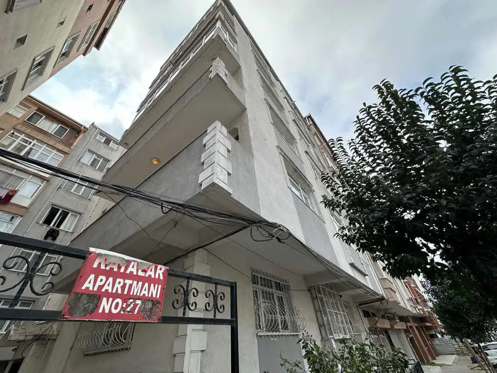 BAHÇELİEVLER YAYLA'DA BELEDİYE YAKINI SATILIK 3+1 GENİŞ DAİRE 3