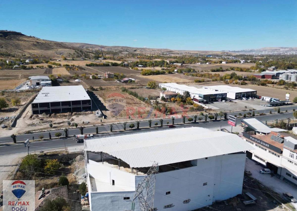REMAX DOĞUDAN DİYARBAKIR YOLUNDA 2500M2 KİRALIK DÜĞÜN SALONU