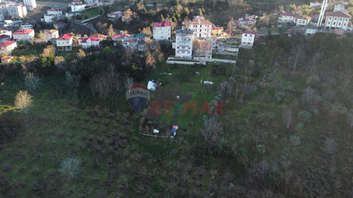 REMAX MEYDAN AKÇAABAT ÇOLAKLI KİRALIK DAİRE VE BAHÇESİ