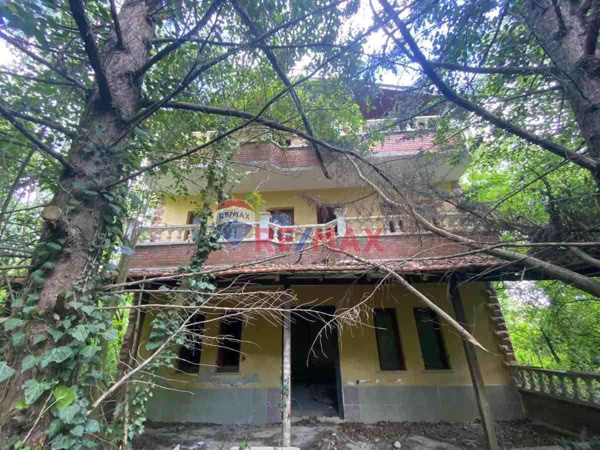 BEYKOZ İSAKLI'DA YATIRIM FIRSATI – 1.783 M² ARSA ÜZERINDE 3 KATLI MÜLK