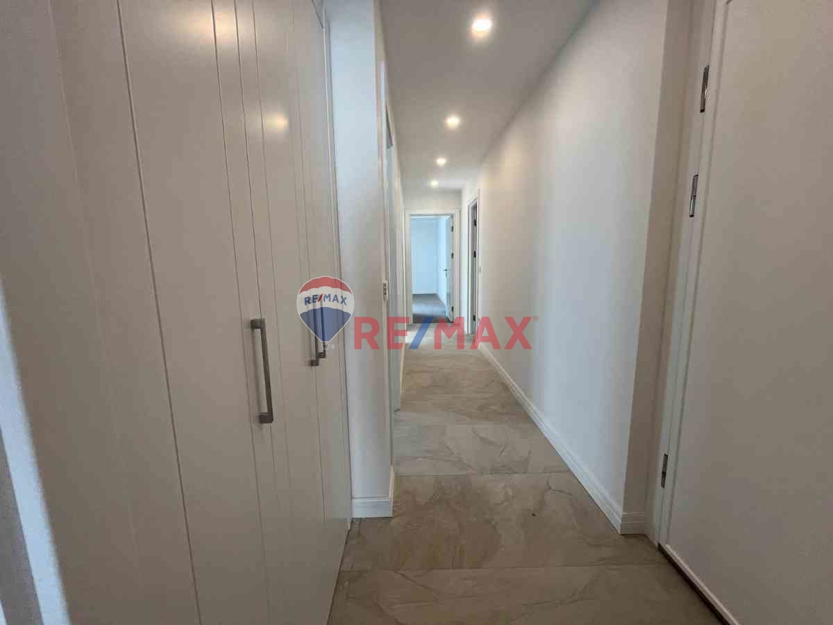 BAĞDAT CADDESİ NOTER SOK. DENİZ GÖREN BALKONLU YENİ BİNADA KİRALIK 3 + 1