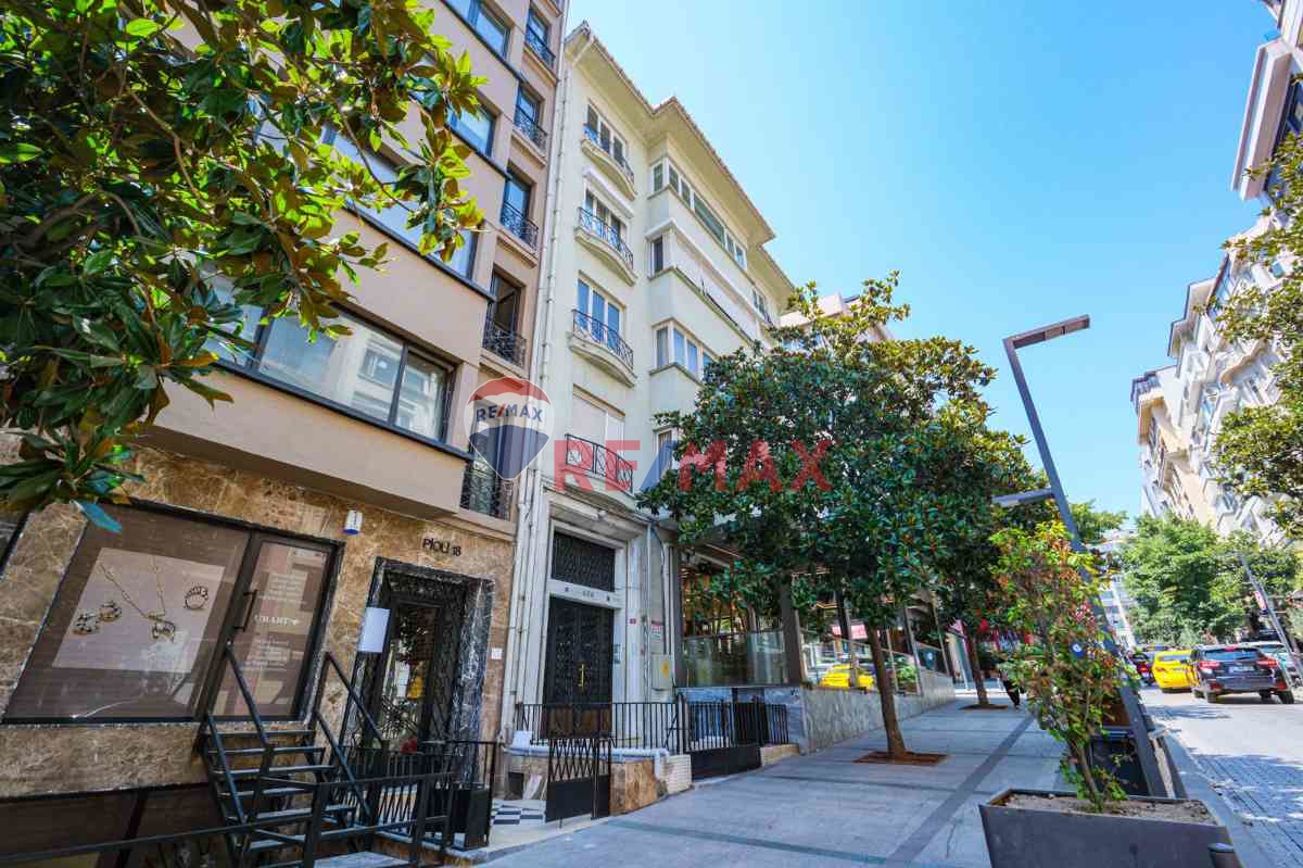 ABDİ İPEKÇİ'DE KONUT VEYA TICARI KULLANIMA UYGUN PRESTİJLİ KİRALIK DAİRE