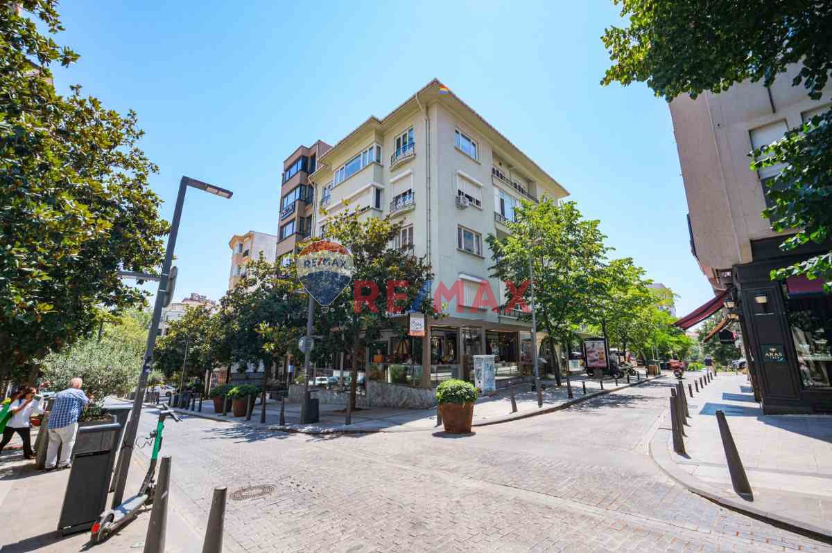 ABDİ İPEKÇİ'DE KONUT VEYA TICARI KULLANIMA UYGUN PRESTİJLİ KİRALIK DAİRE