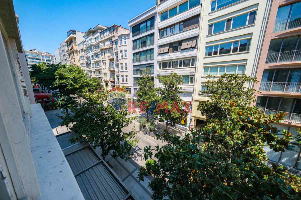 ABDİ İPEKÇİ'DE KONUT VEYA TICARI KULLANIMA UYGUN PRESTİJLİ KİRALIK DAİRE