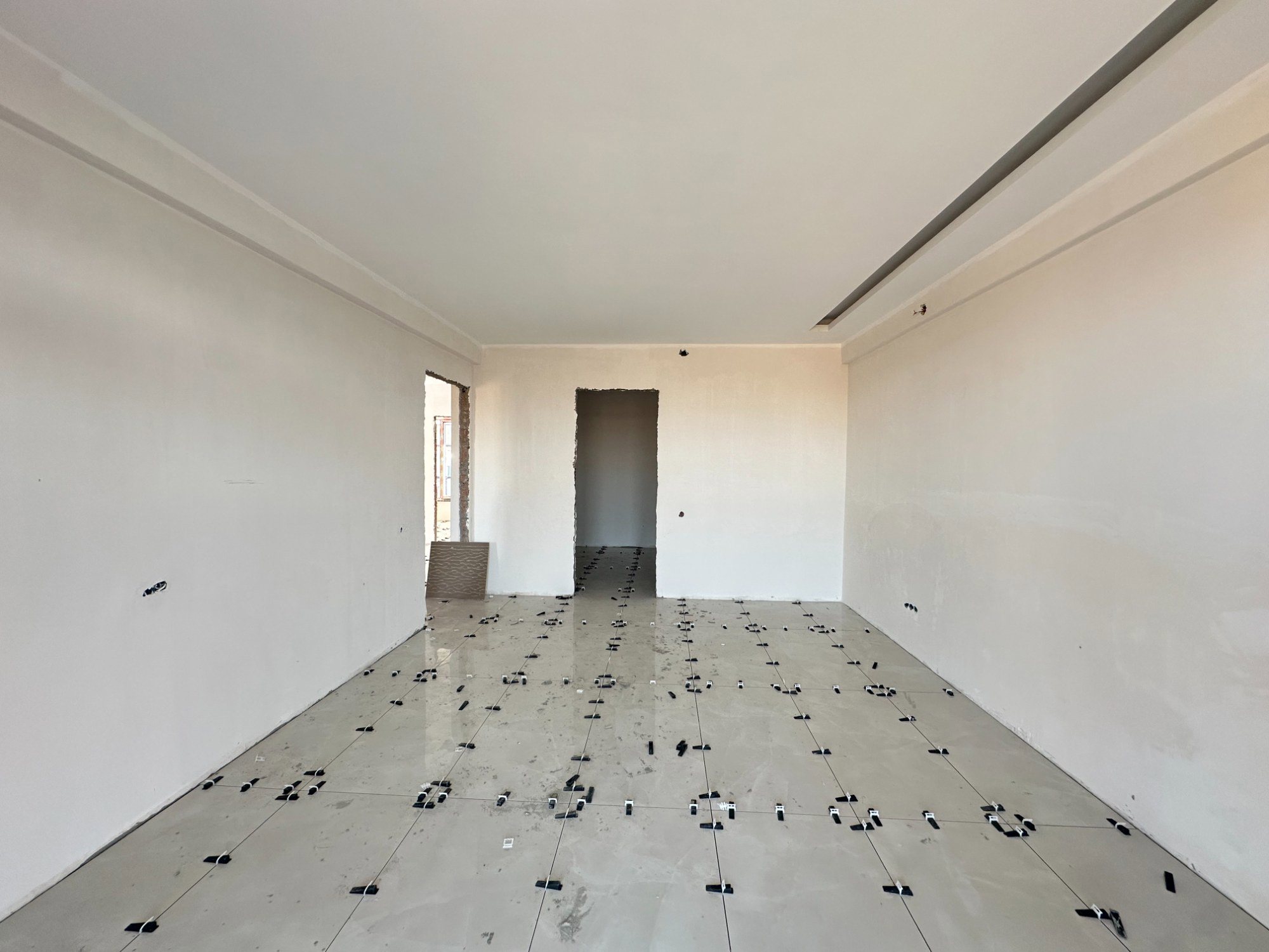 ESENYURTTA ANA YOL ÜZERI TRIPLEX KULLANIŞLI VILLA