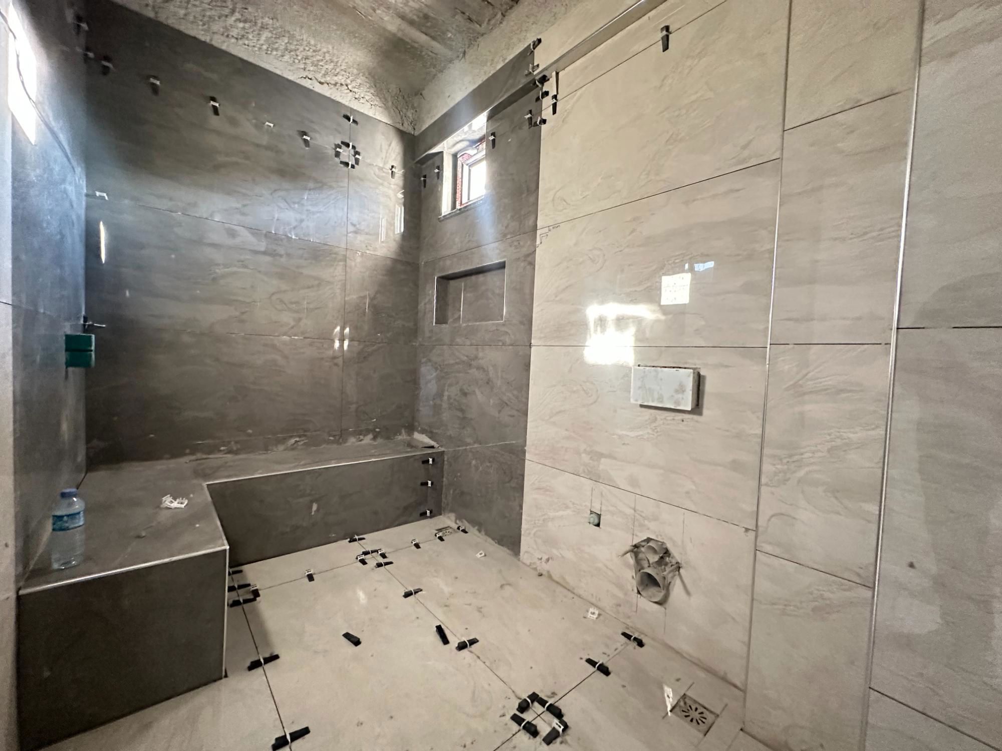 ESENYURTTA ANA YOL ÜZERI TRIPLEX KULLANIŞLI VILLA