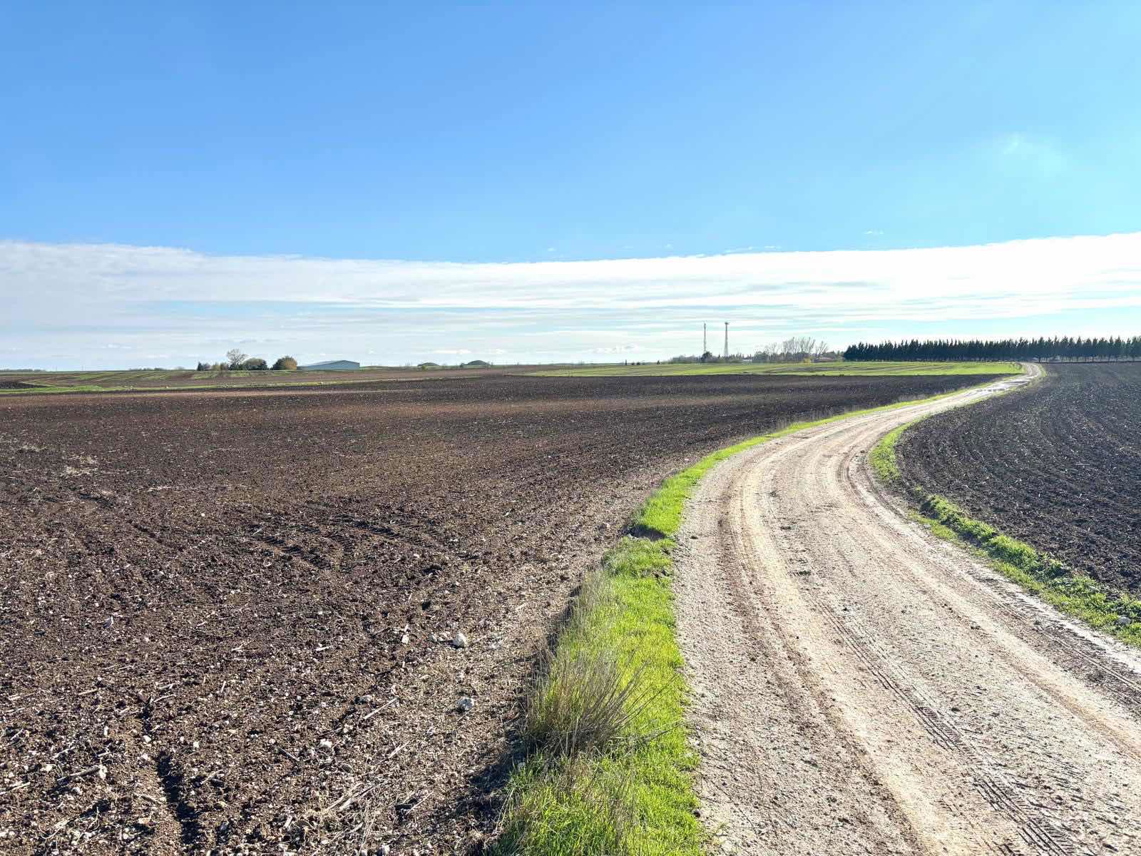 KIRKLARELİ LÜLEBURGAZ AKÇAKÖYDE ÇİFTLİK YAPIMINA UYGUN ARAZİ