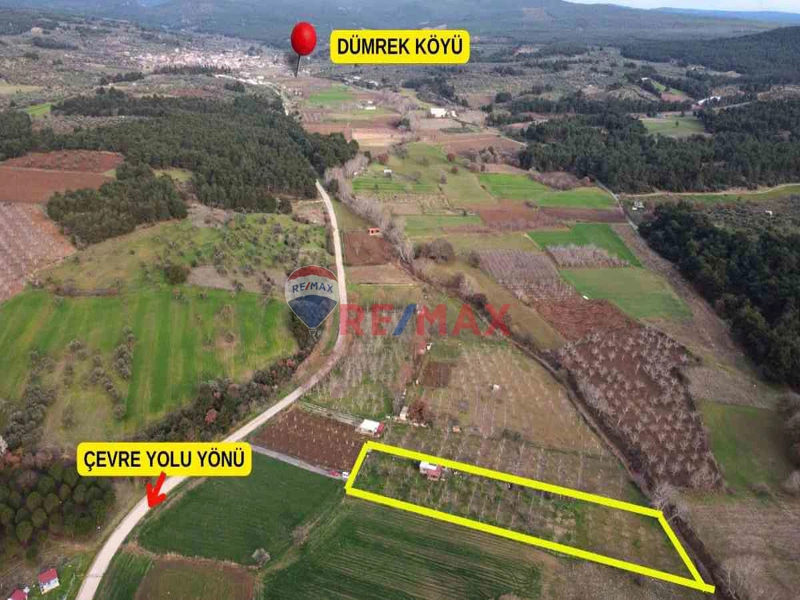 ÇANAKKALE DÜMREK'TE İÇERİSİNDE YAPI KULLANIM İZİNLİ BAĞ EVİ OLAN SATILIK TARLA