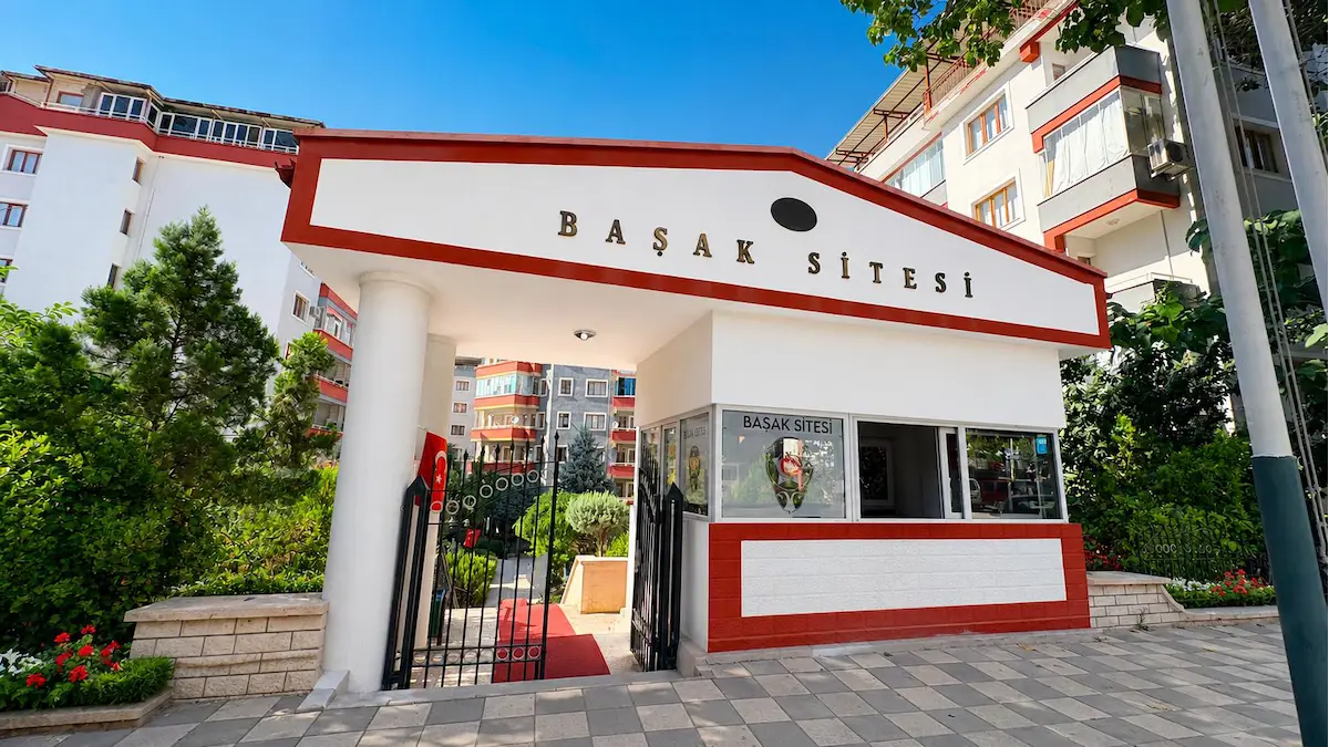 YUKARI ÇÖŞNÜKTE BAŞAK SİTESİ SATILIK 3+1 DAİRE