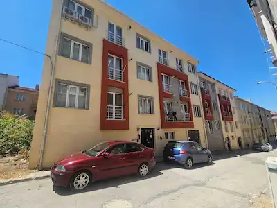 REMAX MOD'DAN BÜYÜKDEREDE EŞYALI KİRACILI SATILIK 1+1
