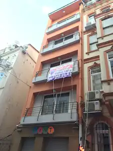 BEYOĞLU KATİP MUSTAFA ÇELEBİ’DE TAPULU, KREDİYE UYGUN 6 KATLI APART OTEL (MÜSTAKİL PARSEL)