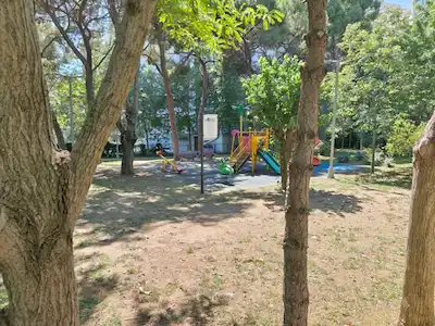 ERENKÖYDE DEĞERLİ LOKASYONDA YATIRIMLIK GENİŞ 3+1 SATILIK DAİRE
