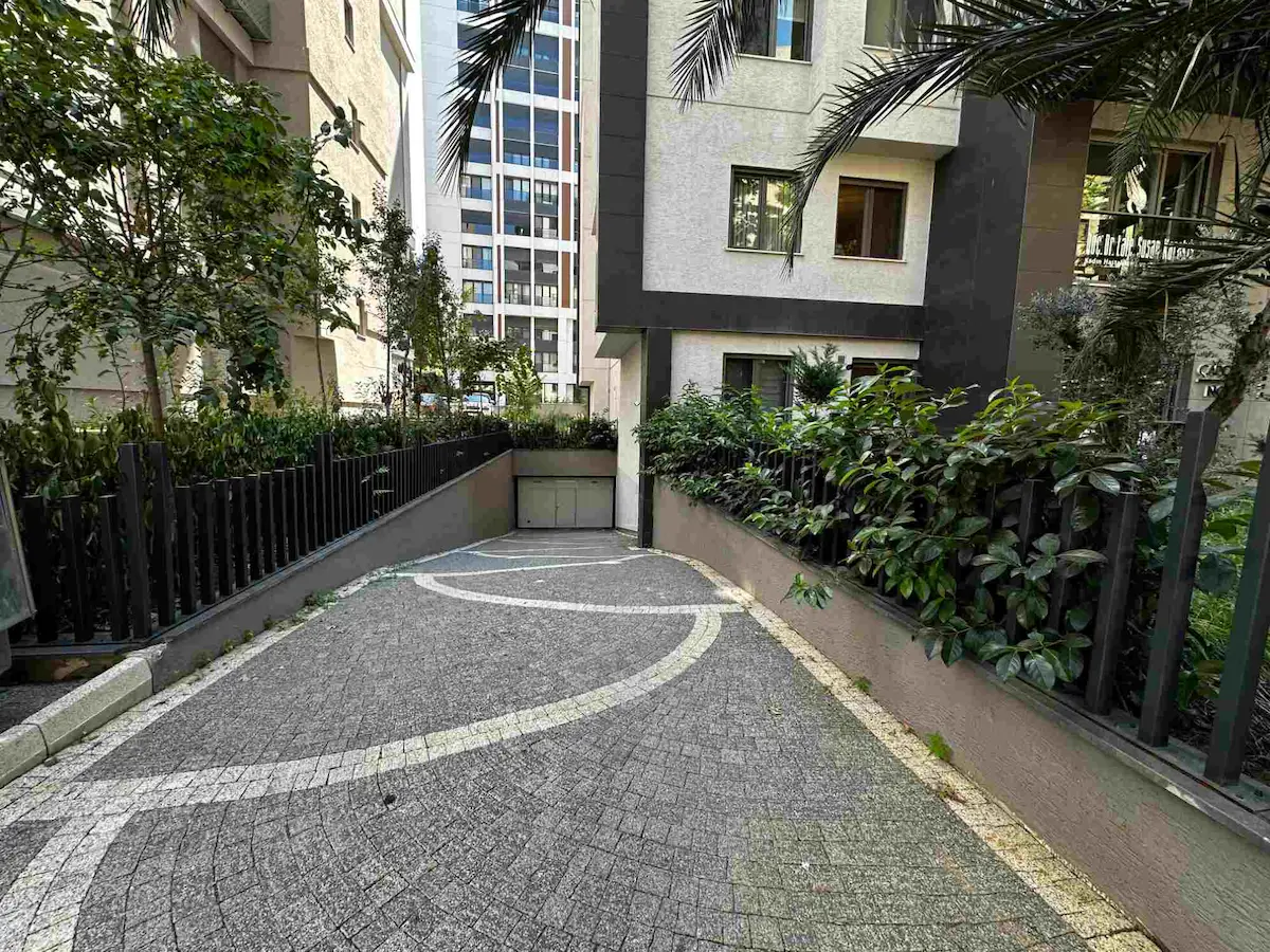 ETHEM EFENDI CADDESI SATILIK 3+1 CADDEYE 150 M KAÇIRMAYIN ! 3