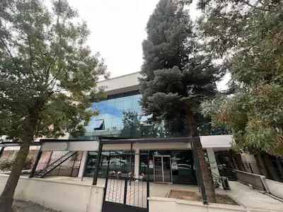 ÇANKAYA/ÖVEÇLER’DE TİCARİ KULLANIMA UYGUN SATILIK MÜSTAKİL KOMPLE BİNA