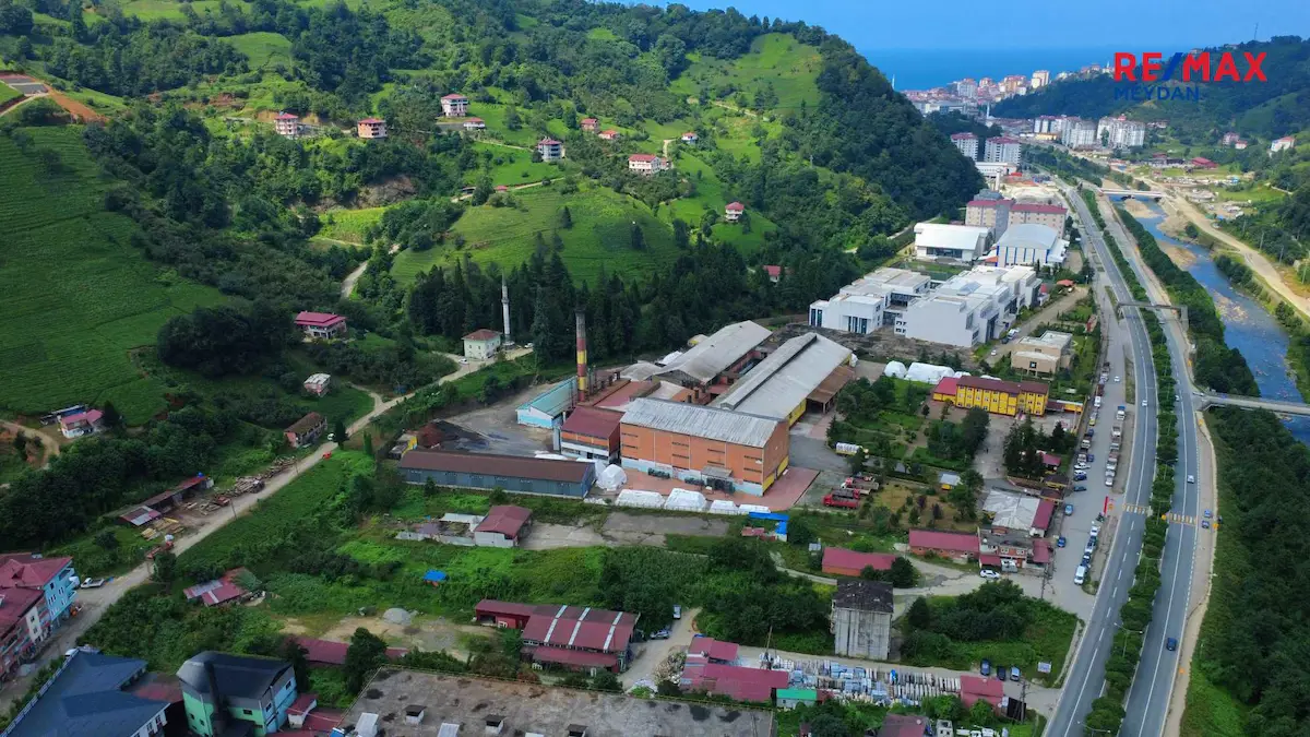 OF ÇAMLI'DA 48M CEPHELİ SANAYİ İMARLI YÜKSEK YAPILAŞMALI ARSA