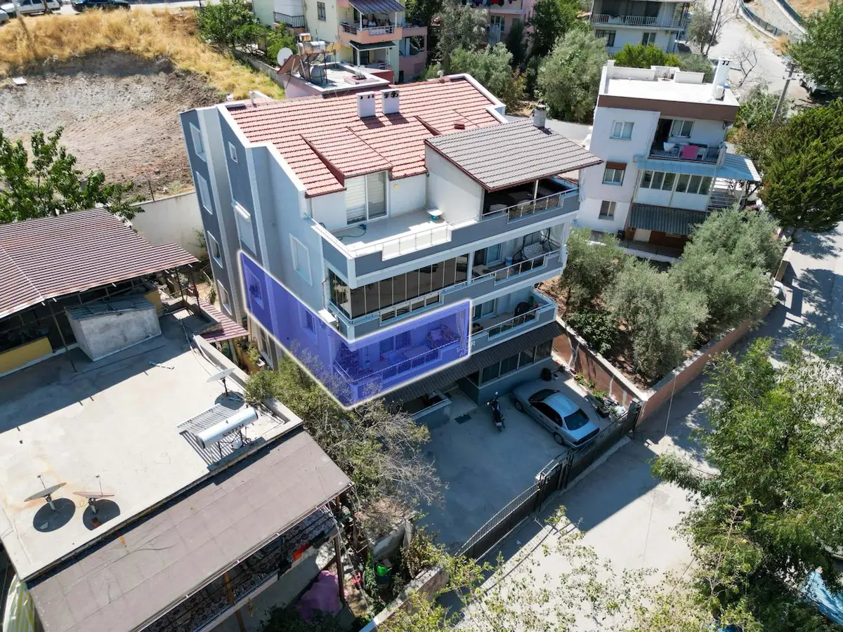  DIKILI İSMETPAŞADA GENIŞ, AYRI MUTFAKLI SATILIK 2+1 AIRE