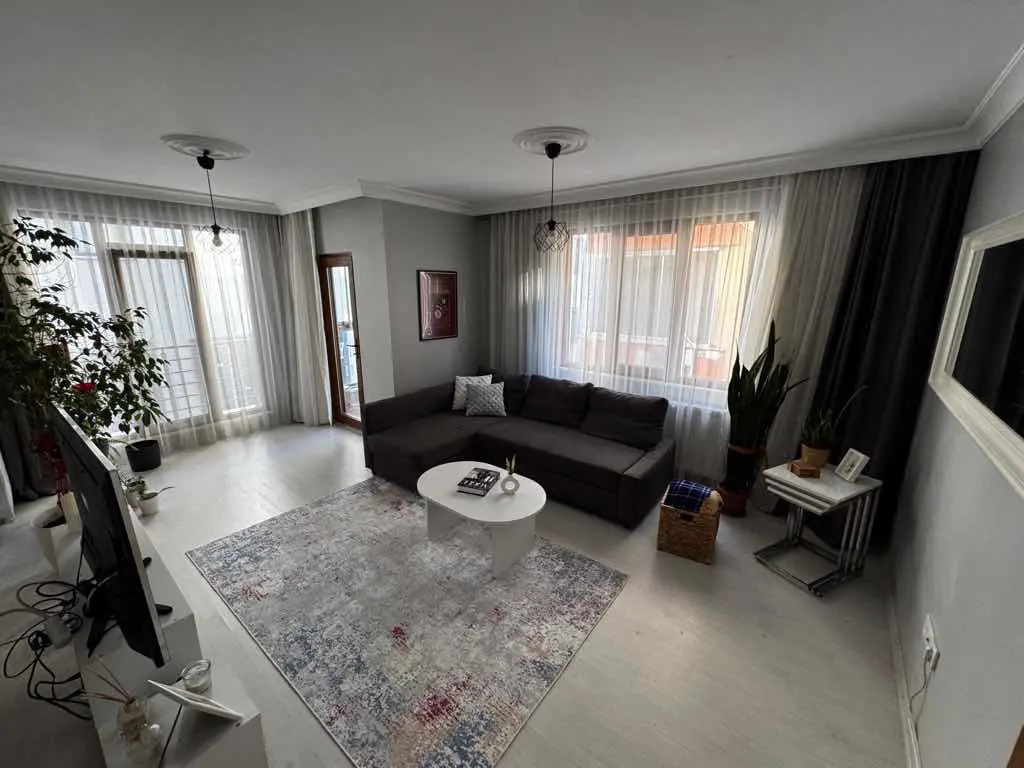 Maltepe Fındıklı'da Satılık Masrafsız 2+1 Daire / Cam Balkonlu — fotoğraf 1