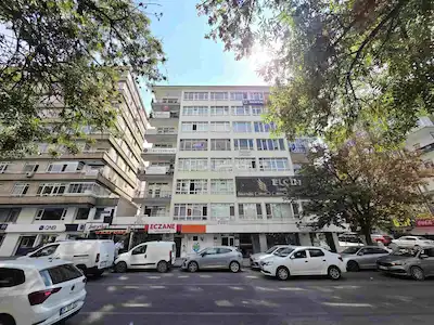 KIZILAY, MEŞRUTİYET CADDESİNDE 4+1 SATILIK İŞ YERİ