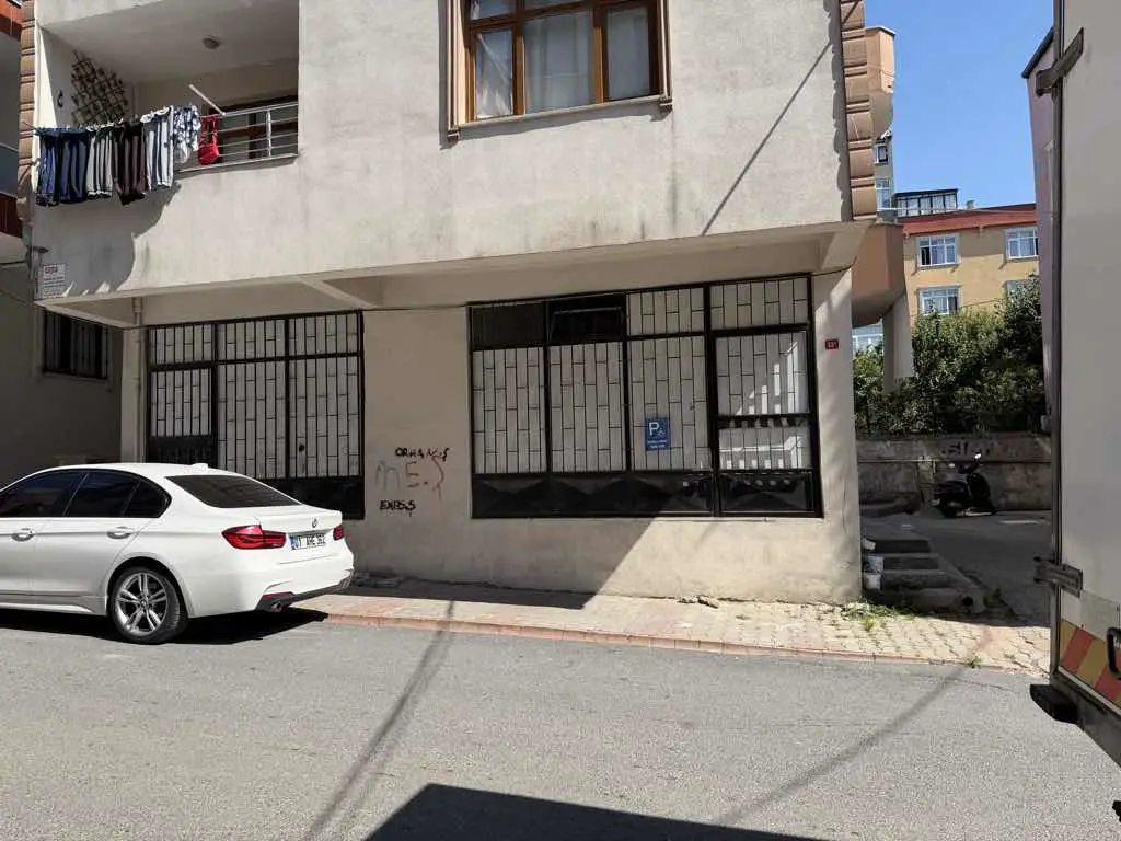 SANCAKTEPE SARIGAZİ ATMACA SOKAKTA KİRALIK DÜKKAN