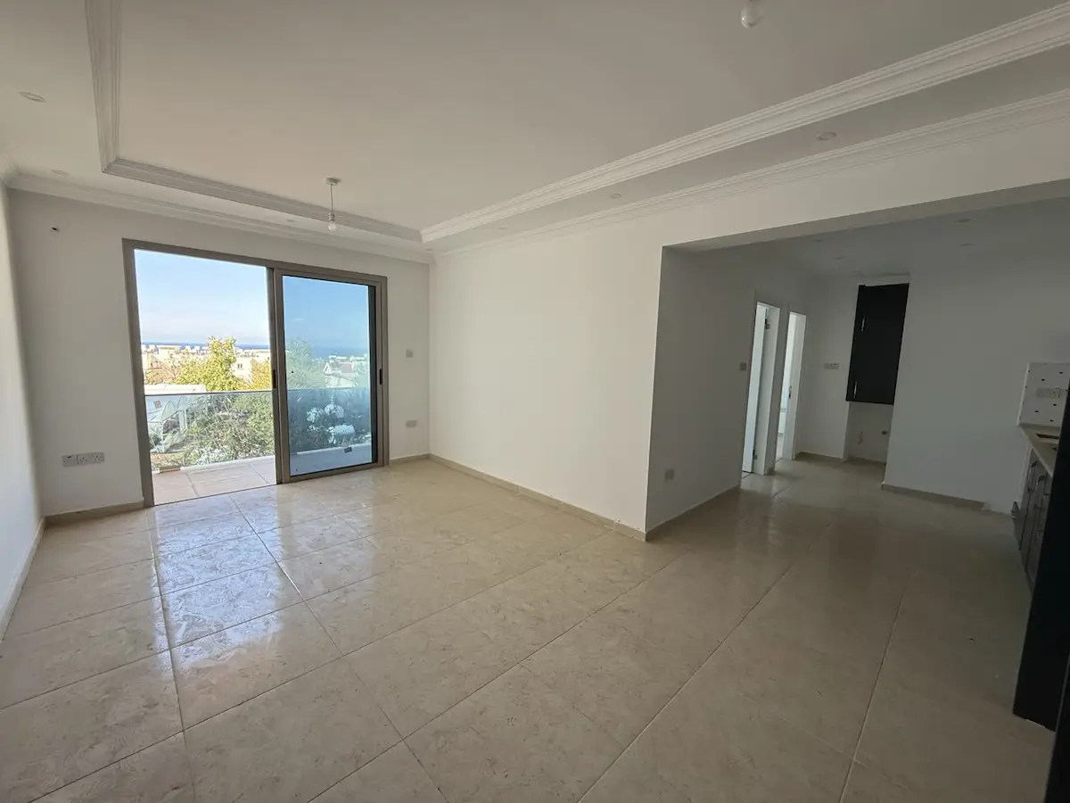 GIRNE ALSANCAK'TA OTURUMA HAZIR SIFIR SATILIK 2+1 DAIRE, DENIZ MANZARALI, SITE İÇERISINDE, BALKONLU