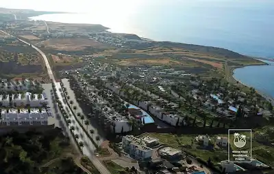 GİRNE  DE KONUT İMARLI YURT DIŞI TAPULU SATILIK ARSA