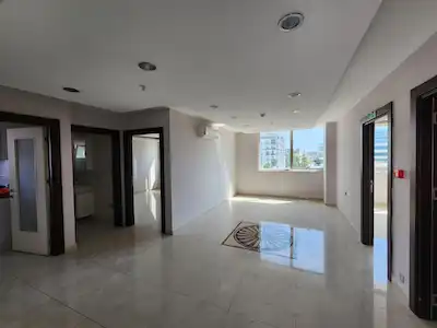 ŞEHRİN MERKEZİ YENİGÜN MAHALLESINDE/ KİRALIK OFİS KATI