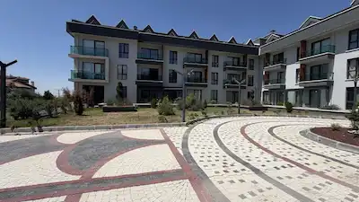HERA İNCEK SİTESİ’NDE SATILIK ÖZEL BAHÇELİ 1+1 DAİRE